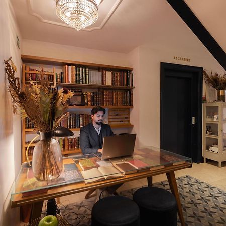 อัลมาเรีย - เอ็กซ์ ลิบริส อพาร์ตเมนต์ | เชียด Apartment ลิสบอน ภายนอก รูปภาพ